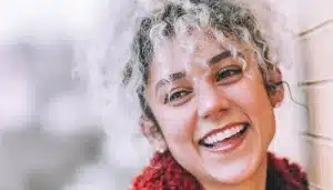Dientes blancos con láser